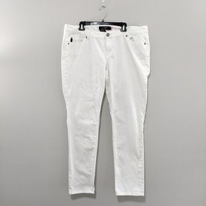 Torrid White Skinny Jeans Size 20